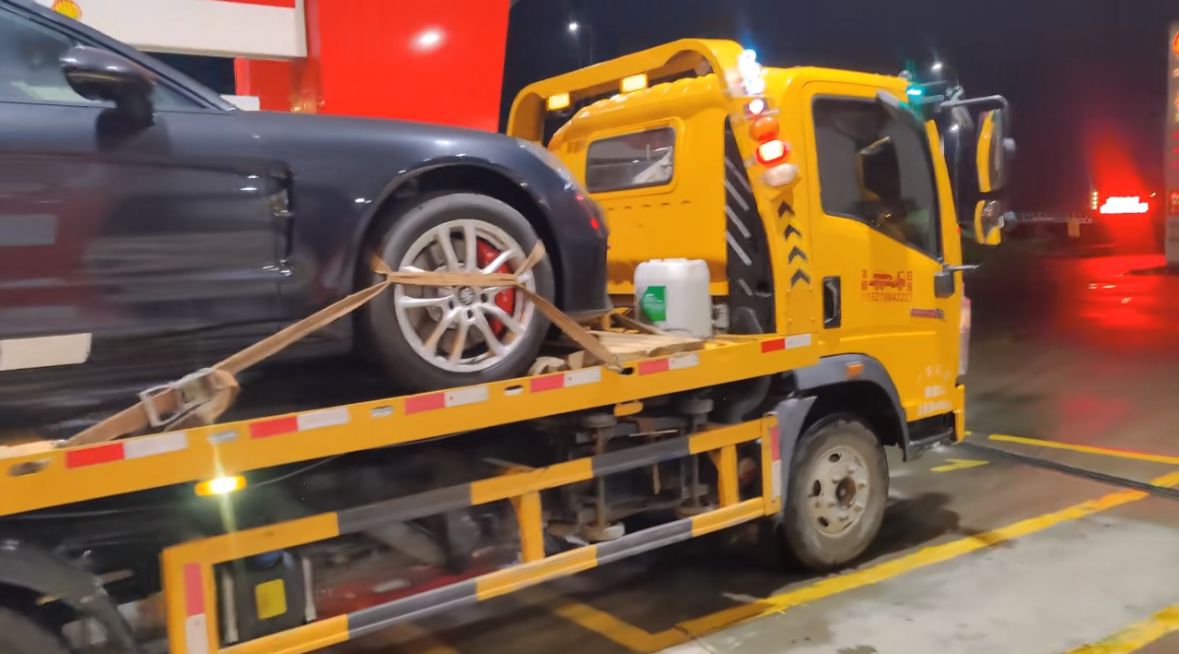 临沧行车途中遇到突发状况该如何呼叫道路救援？